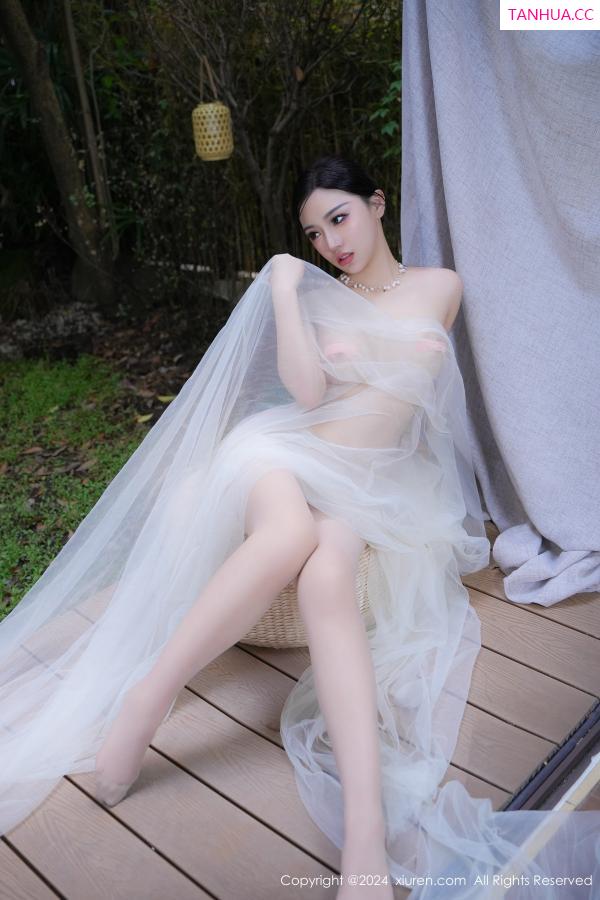   [XiuRen]高清写真图 2024.09.03 No.9105 妙可可Cheese 美腿性感第25张图片
